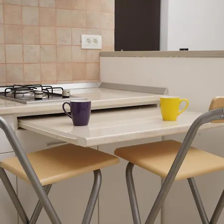 New Charming ブカレスト